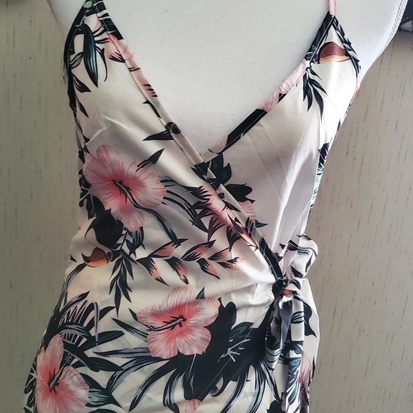 Tropical Print Wrap Dress - Picture 2 of 7